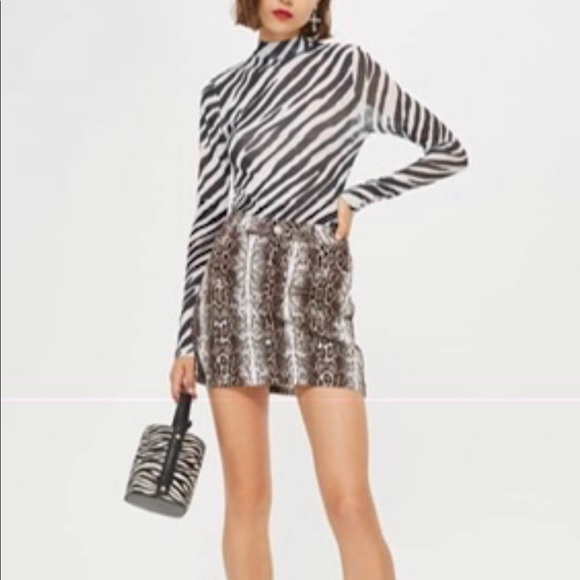 NEW Topshop Zebra Long sleeve Mock Neck Semi-Sheer top Black White size 2 XS - Picture 1 of 7